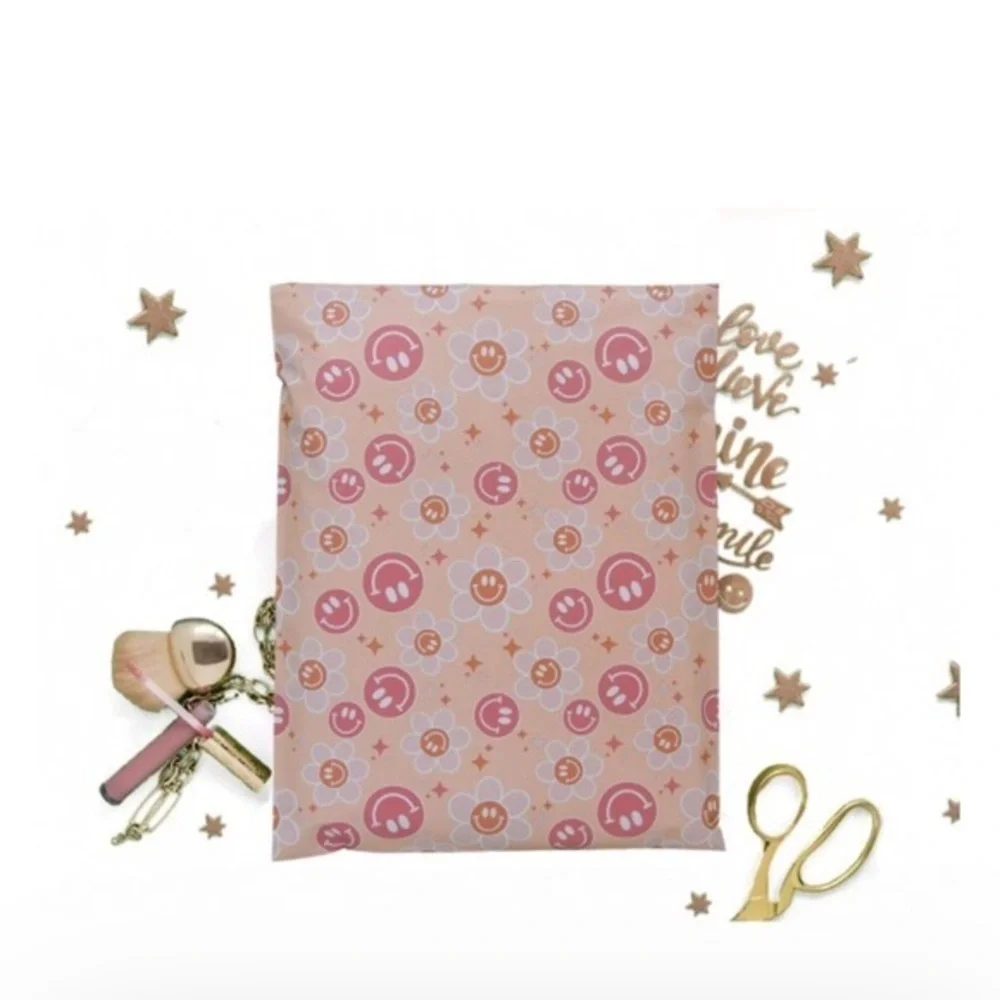 20 (10” x 13”) Smiley Poly Mailers Poly Bags BRAND NEW